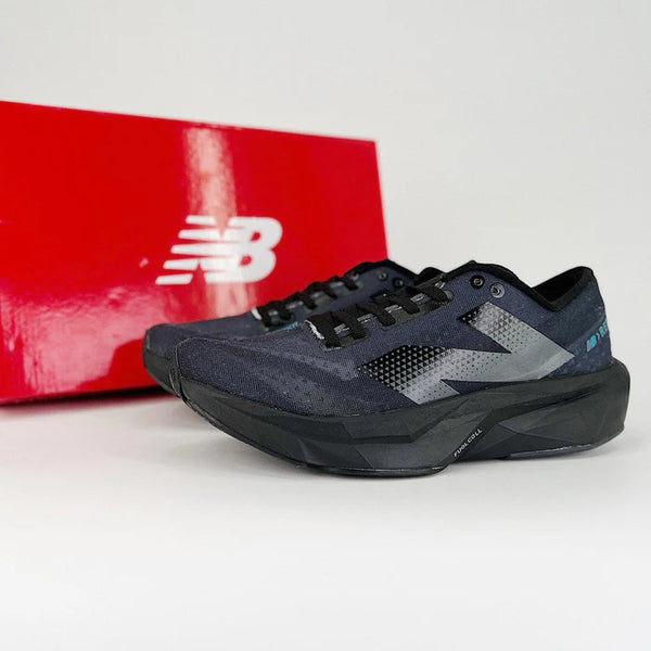 New Balance FuelCell Rebel V4 - Preto